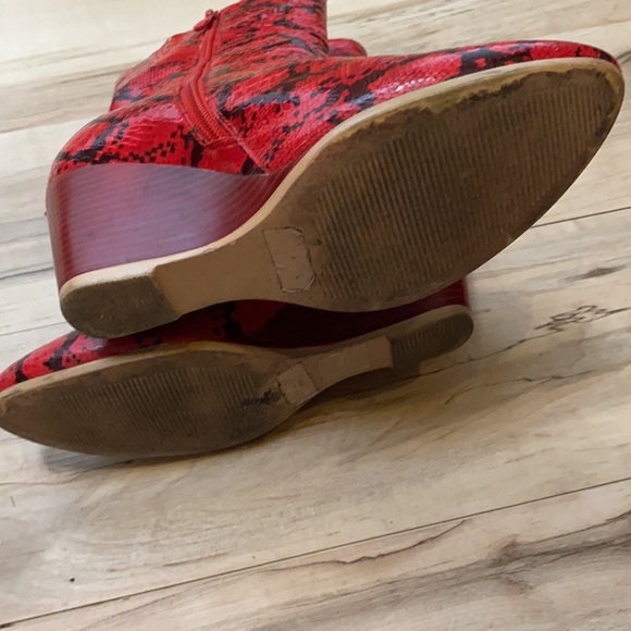 Ashro Red Animal Print Wedge size 6 - Picture 5 of 8